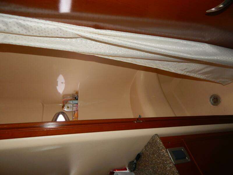 Still Chyl n 42ft Meridian Yacht For Sale