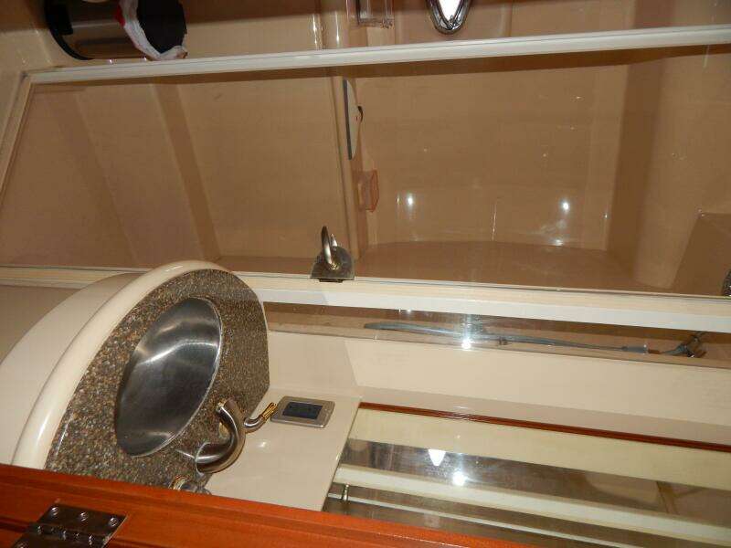Still Chyl n 42ft Meridian Yacht For Sale