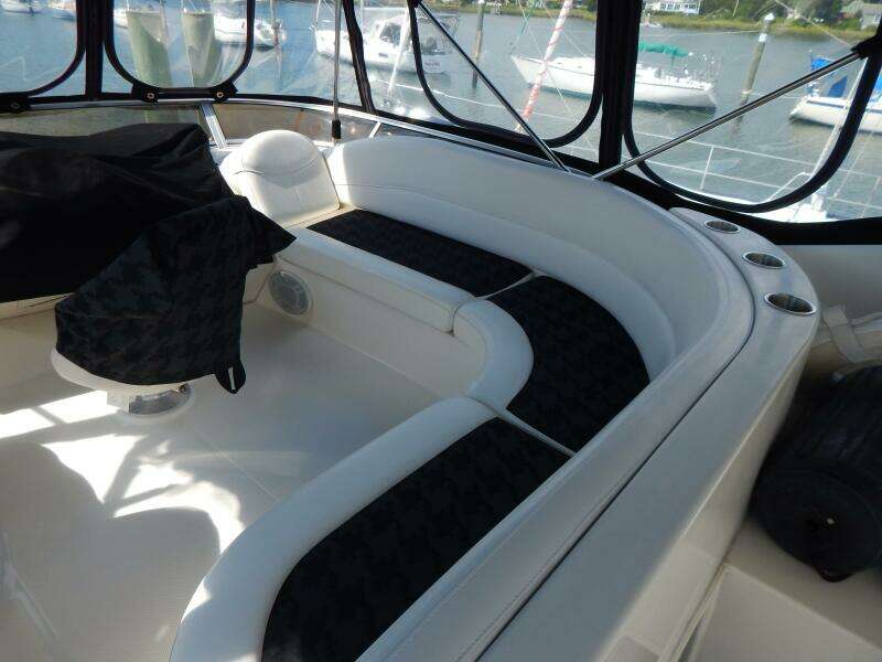 Still Chyl n 42ft Meridian Yacht For Sale