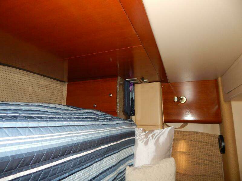 Still Chyl n 42ft Meridian Yacht For Sale
