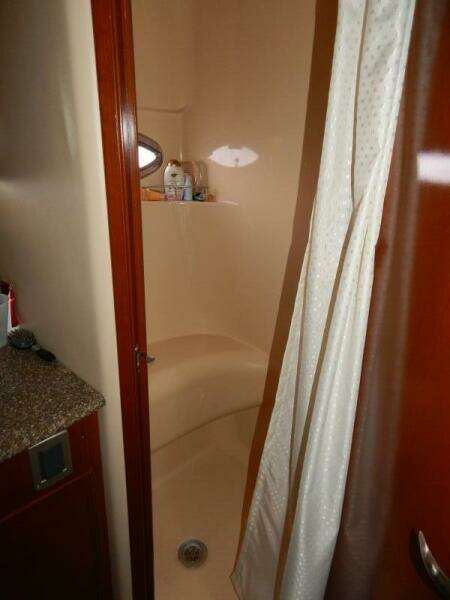 Still Chyl n 42ft Meridian Yacht For Sale