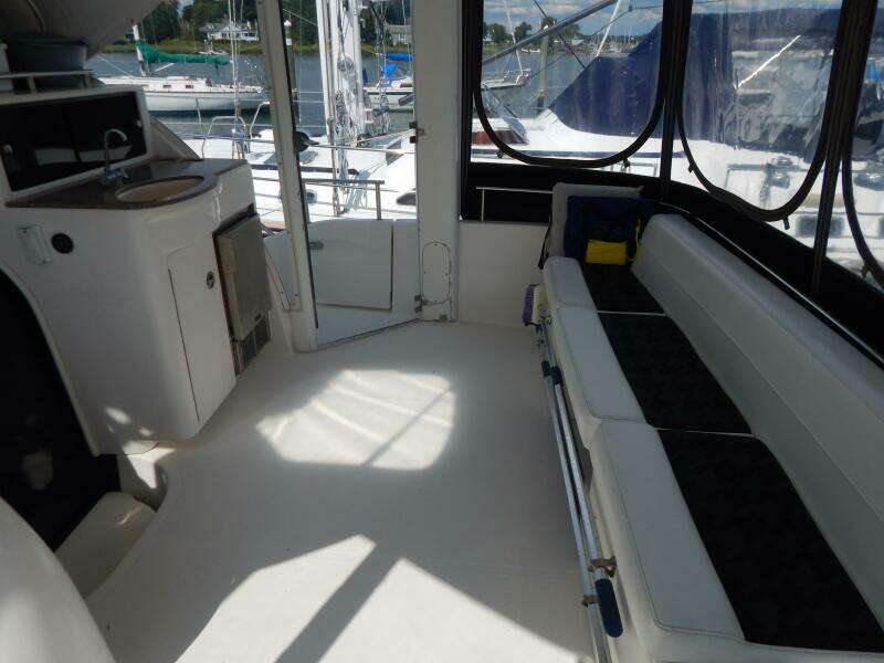 Still Chyl n 42ft Meridian Yacht For Sale