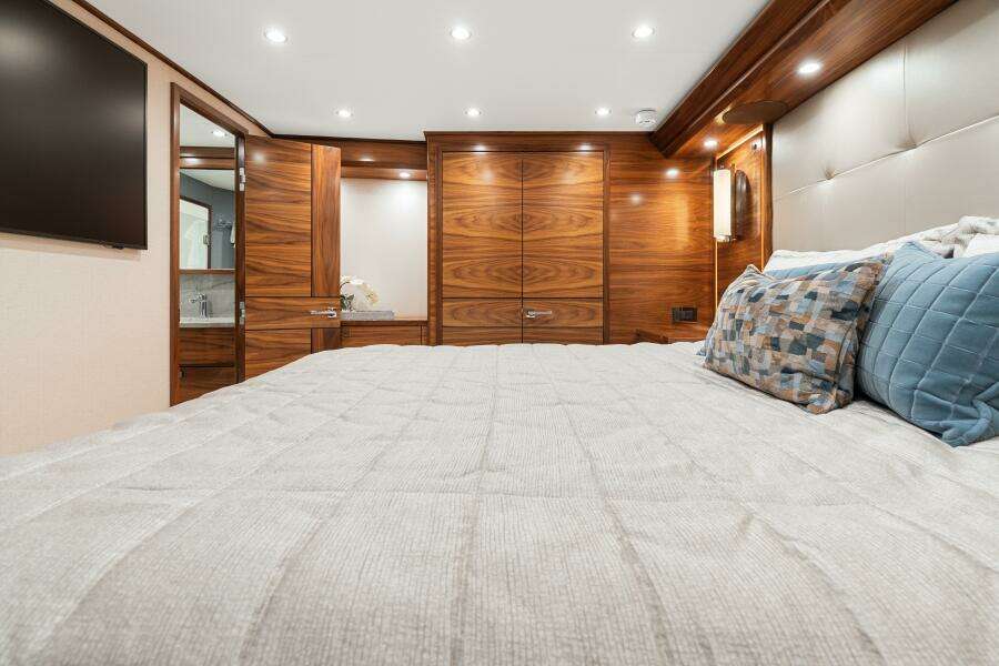 2026 Viking 74C 74ft Viking Yacht For Sale