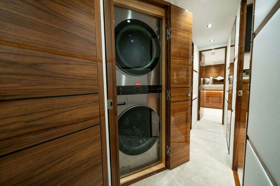 2026 Viking 82C 82ft Viking Yacht For Sale