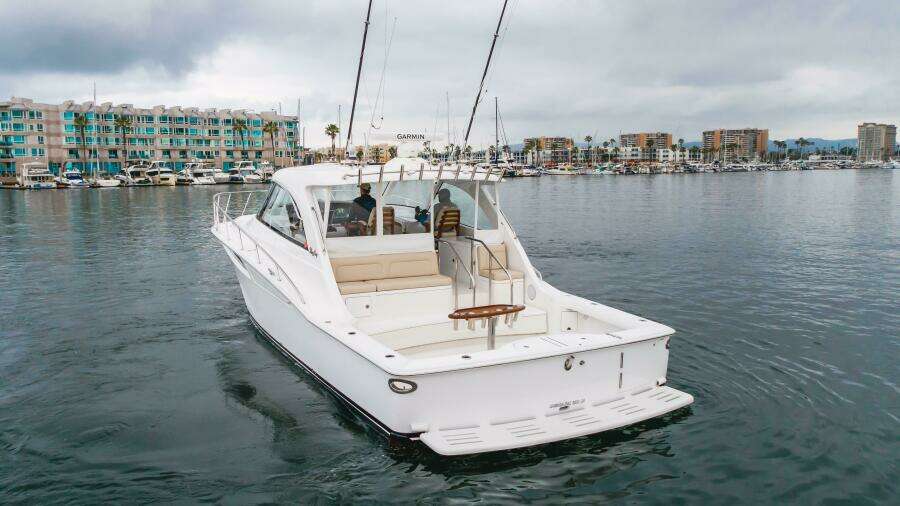 Commodore Two 42ft Mag Bay Yacht For Sale