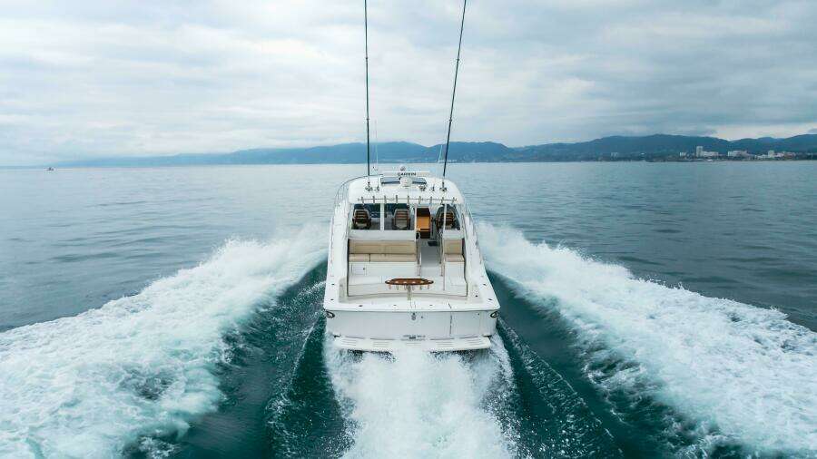 Commodore Two 42ft Mag Bay Yacht For Sale