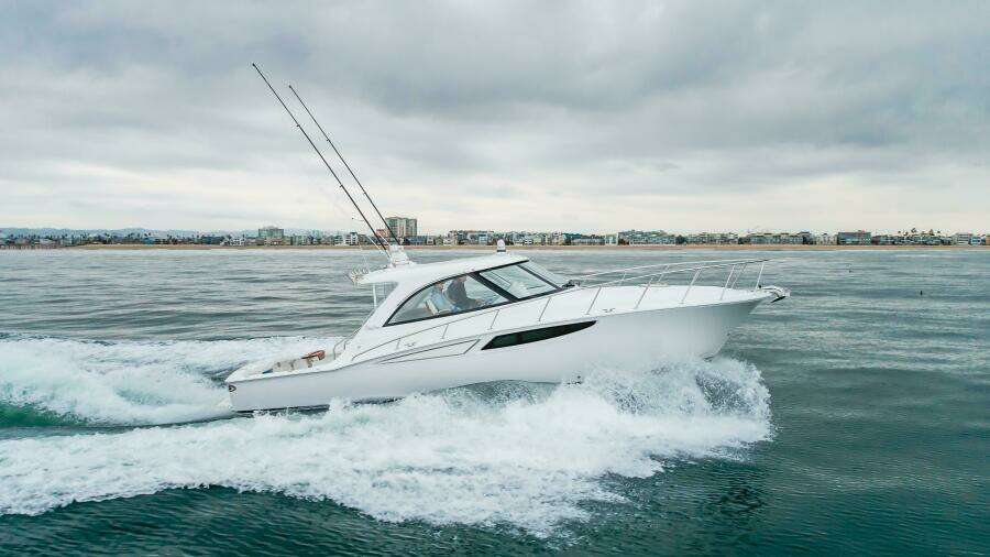 Commodore Two 42ft Mag Bay Yacht For Sale