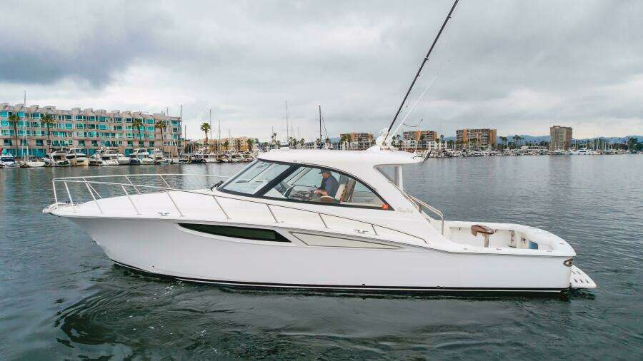 Commodore Two 42ft Mag Bay Yacht For Sale