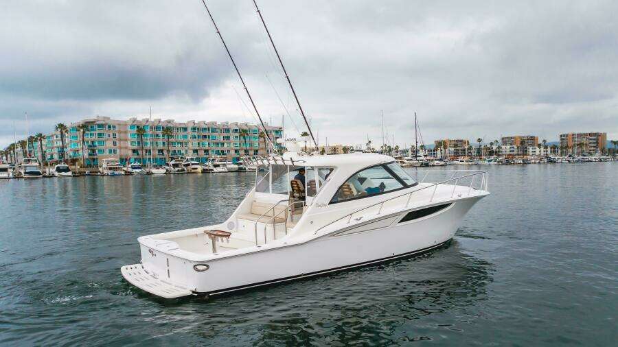 Commodore Two 42ft Mag Bay Yacht For Sale