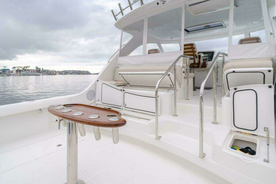 Commodore Two 42ft Mag Bay Yacht For Sale