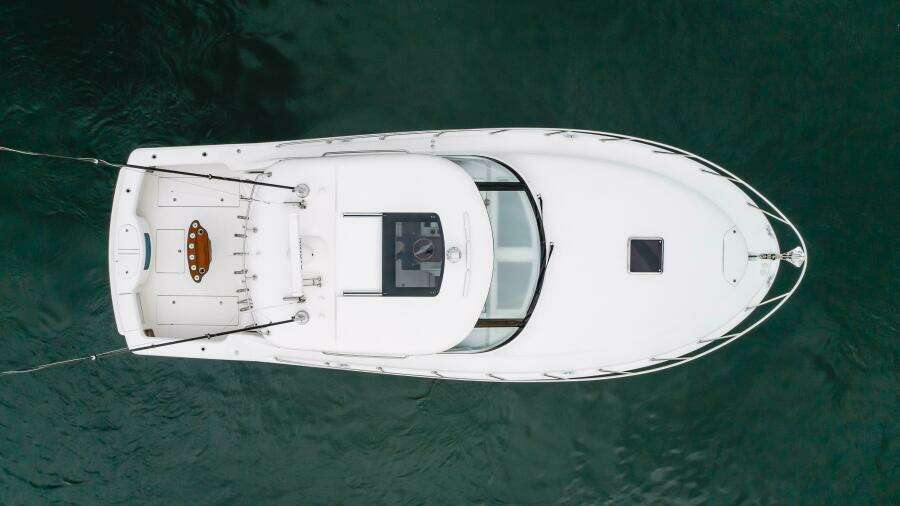 Commodore Two 42ft Mag Bay Yacht For Sale