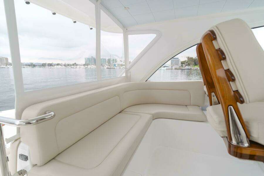 Commodore Two 42ft Mag Bay Yacht For Sale
