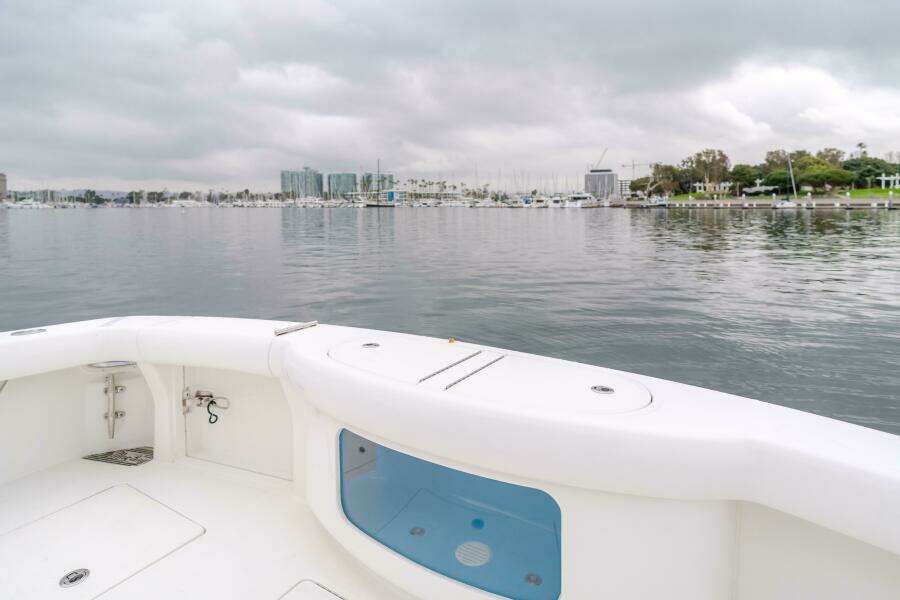 Commodore Two 42ft Mag Bay Yacht For Sale