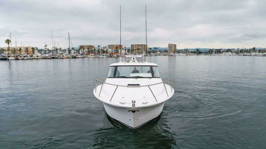 Commodore Two 42ft Mag Bay Yacht For Sale