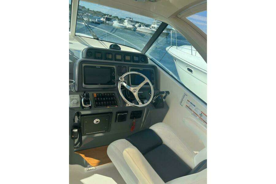 37ft Pursuit Yacht For Sale