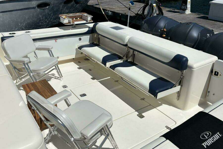 37ft Pursuit Yacht For Sale