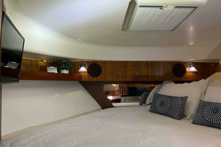37ft Pursuit Yacht For Sale