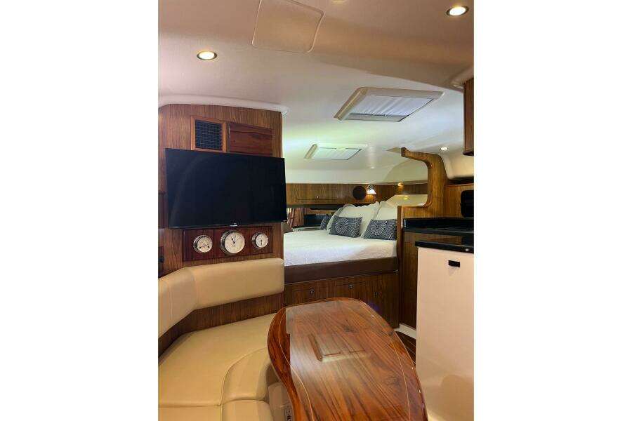 37ft Pursuit Yacht For Sale
