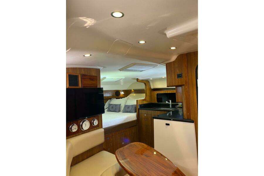 37ft Pursuit Yacht For Sale