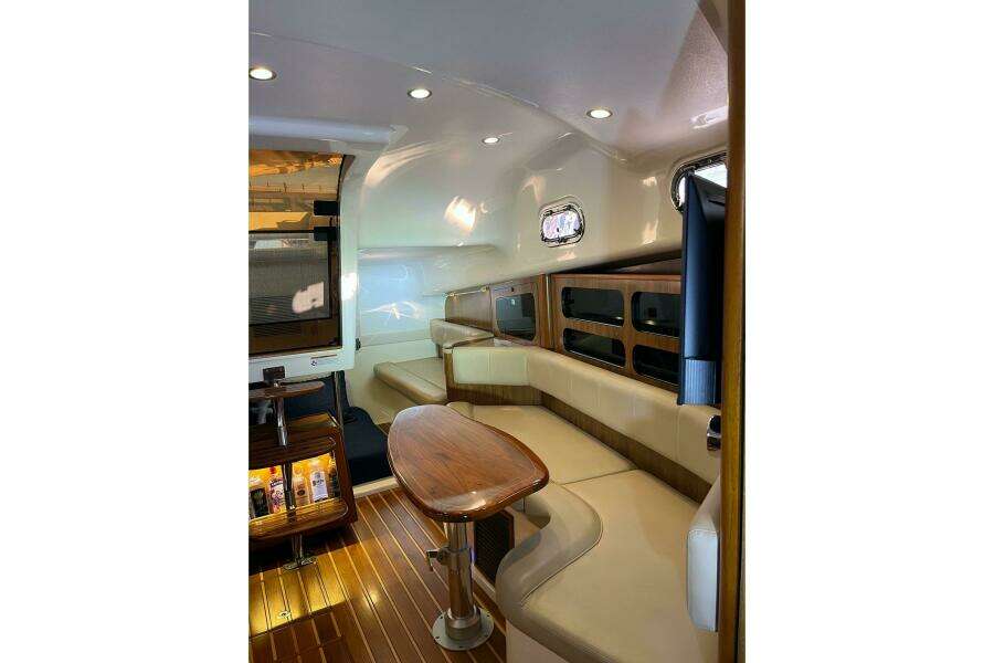 37ft Pursuit Yacht For Sale