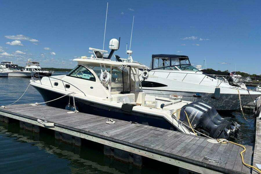 37ft Pursuit Yacht For Sale