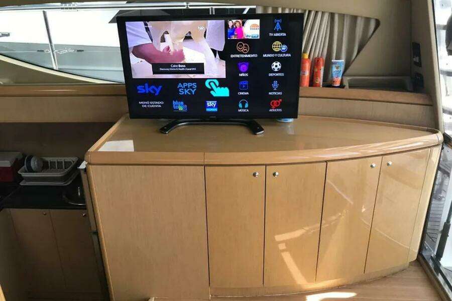 51ft Ferretti Yachts Yacht For Sale