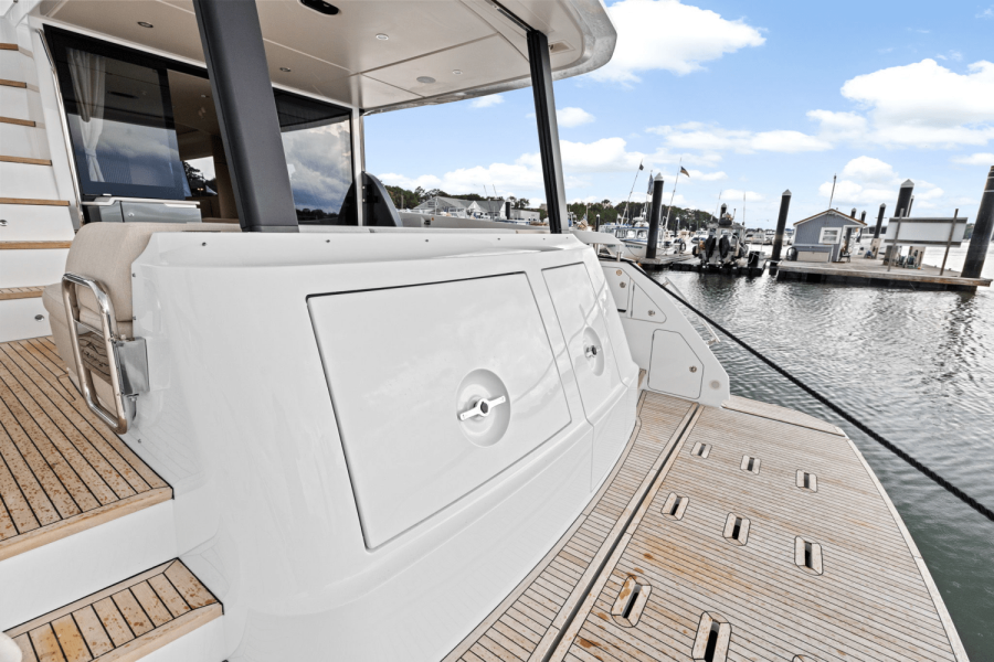 68ft Azimut Yacht For Sale