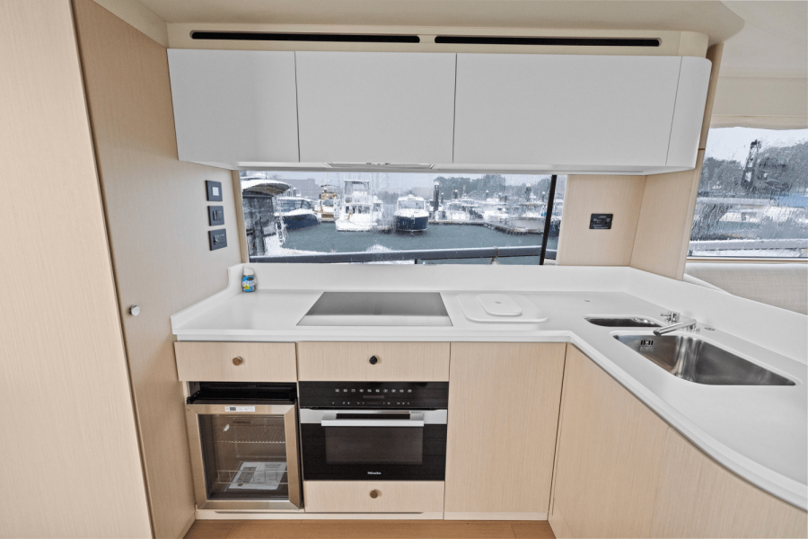 68ft Azimut Yacht For Sale