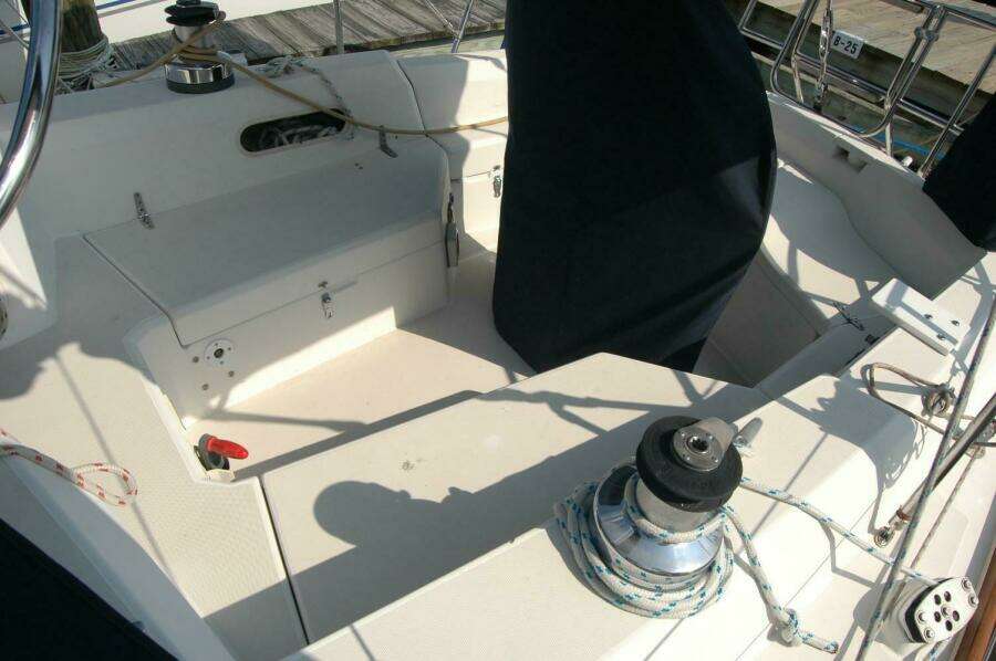 Outward 38ft Sabre Yacht For Sale