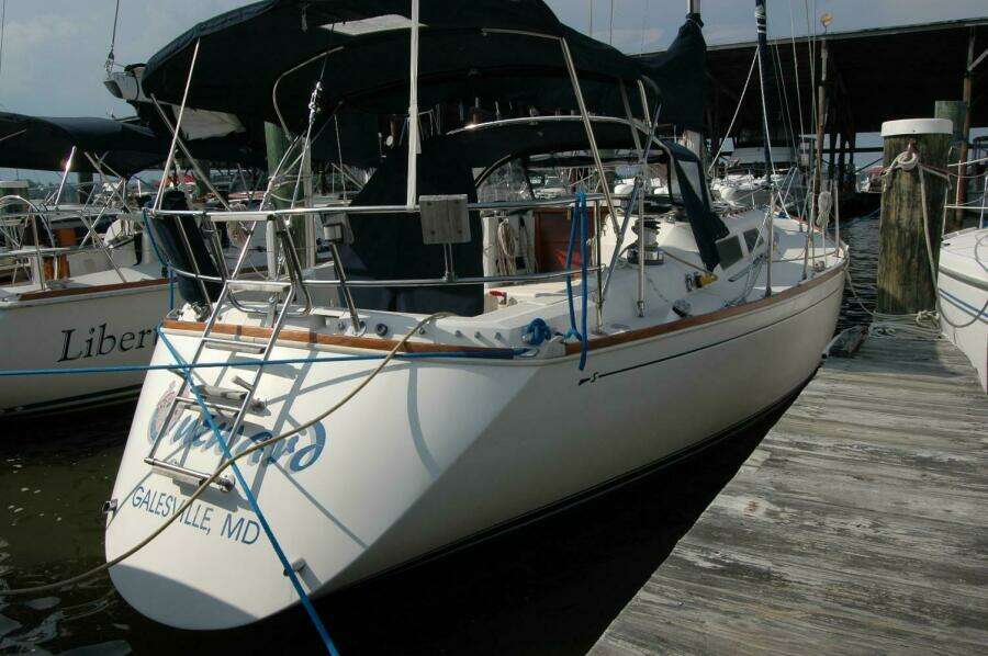 Outward 38ft Sabre Yacht For Sale