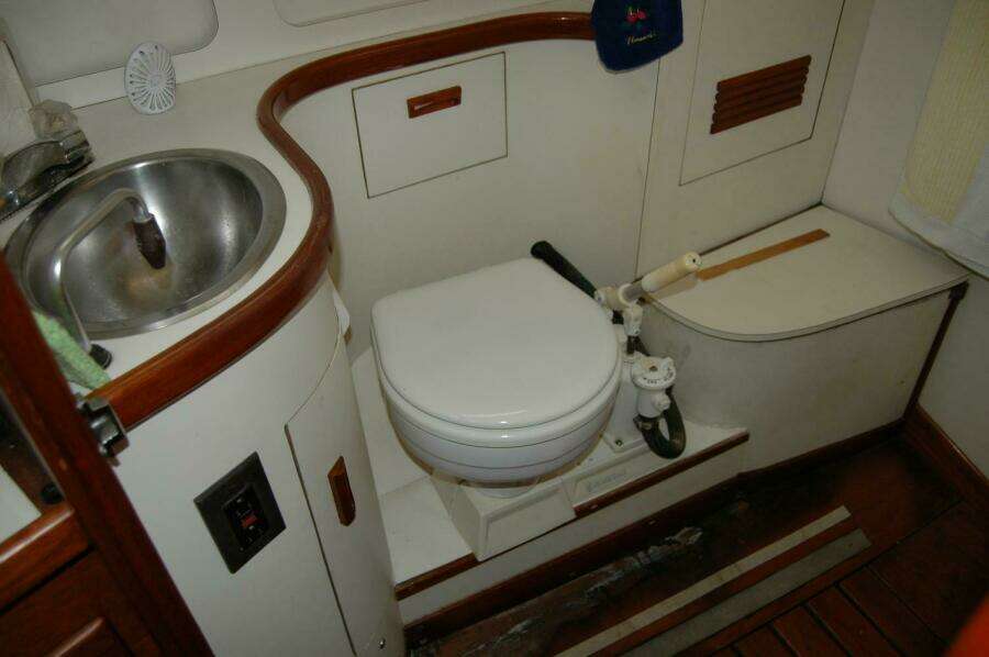 Outward 38ft Sabre Yacht For Sale
