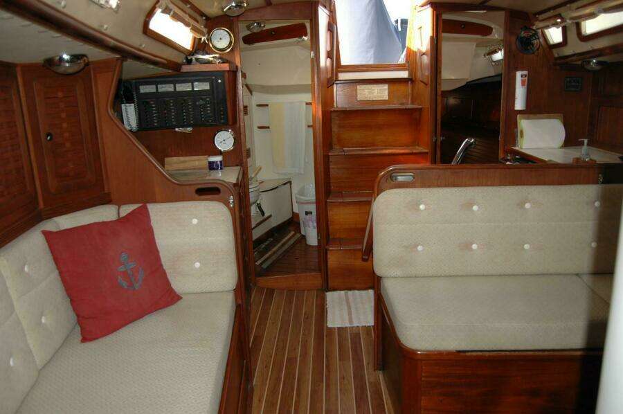 Outward 38ft Sabre Yacht For Sale