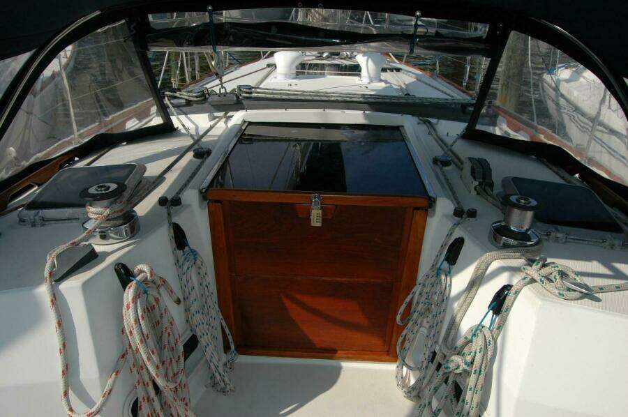 Outward 38ft Sabre Yacht For Sale