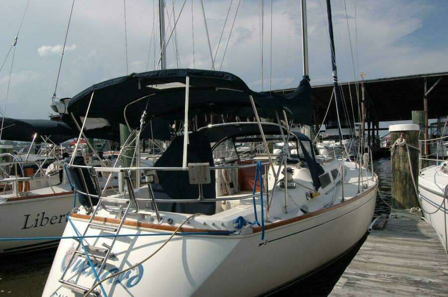 Outward 38ft Sabre Yacht For Sale