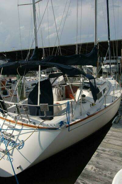 Outward 38ft Sabre Yacht For Sale