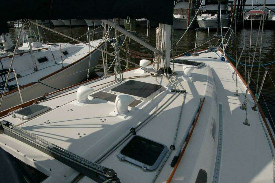 Outward 38ft Sabre Yacht For Sale