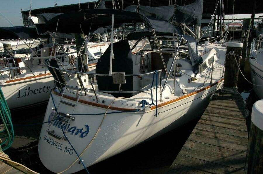 Outward 38ft Sabre Yacht For Sale