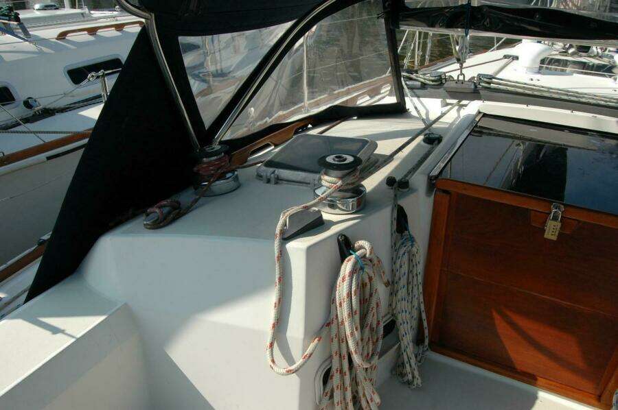 Outward 38ft Sabre Yacht For Sale