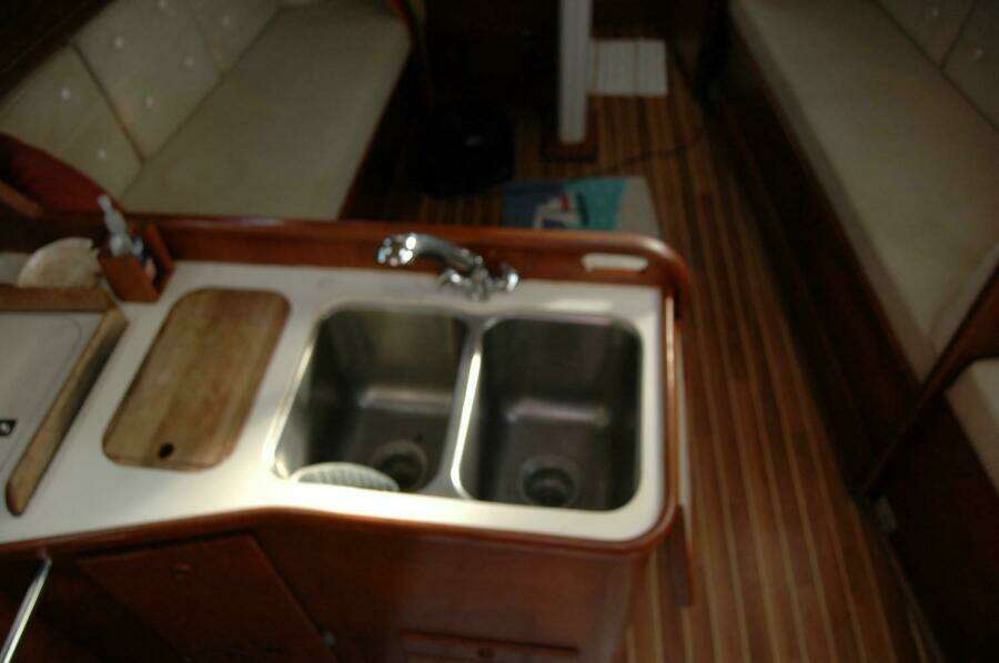 Outward 38ft Sabre Yacht For Sale