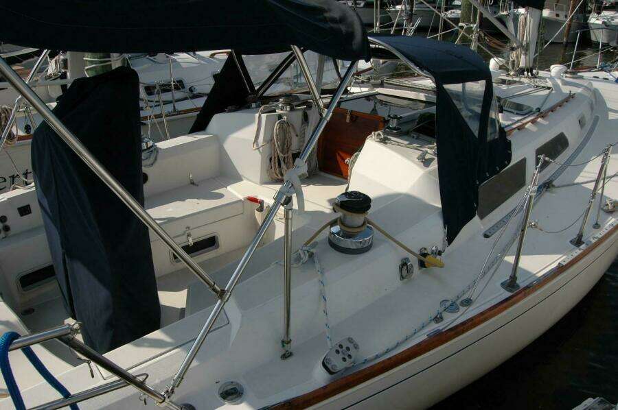 Outward 38ft Sabre Yacht For Sale