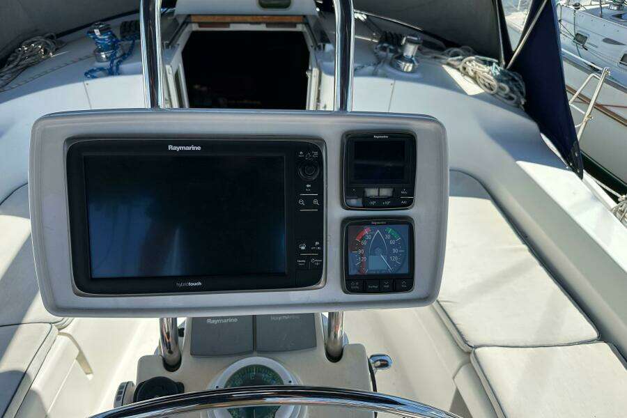 Mischievous Mermaid  44ft Hunter Yacht For Sale