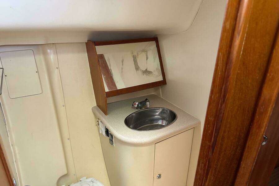 Mischievous Mermaid  44ft Hunter Yacht For Sale