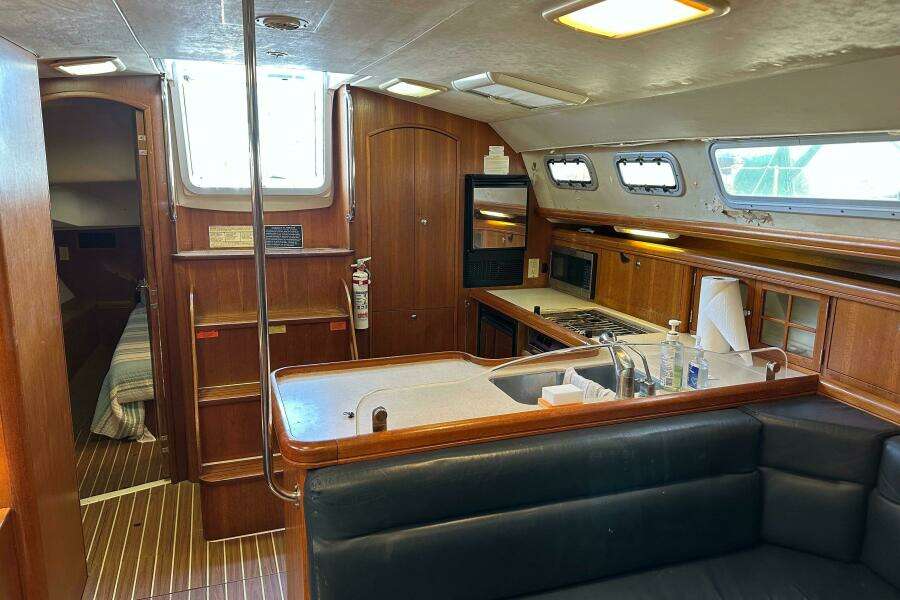 Mischievous Mermaid  44ft Hunter Yacht For Sale
