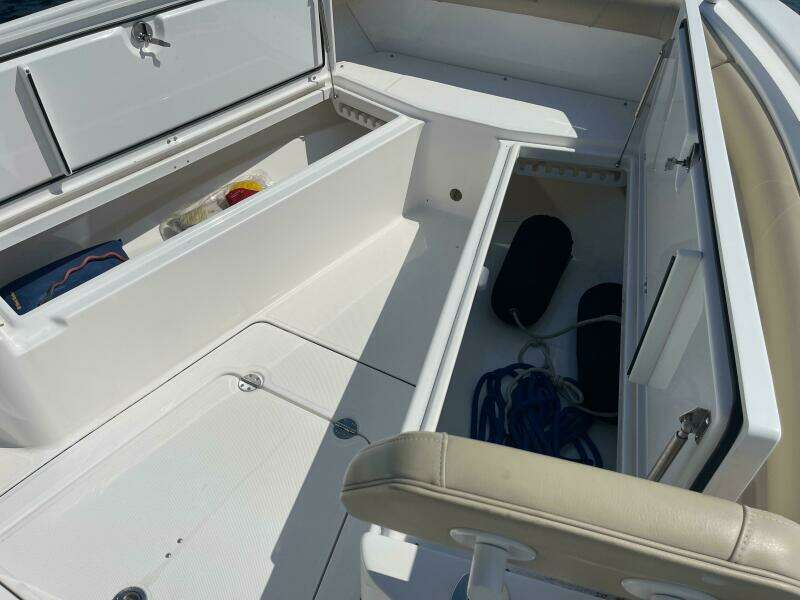 27ft Everglades Yacht For Sale
