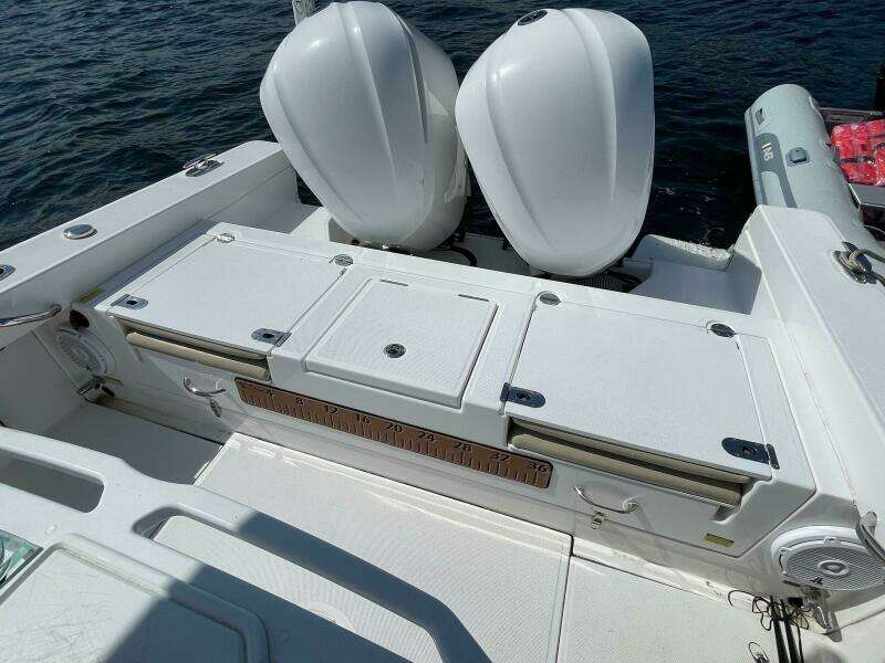 27ft Everglades Yacht For Sale