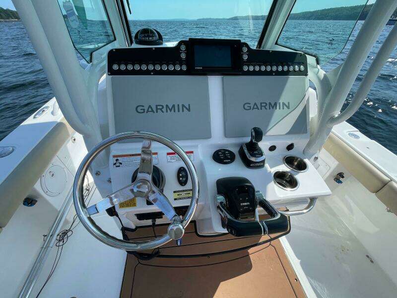 27ft Everglades Yacht For Sale