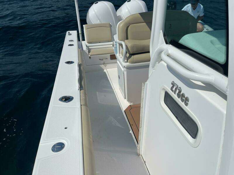 27ft Everglades Yacht For Sale