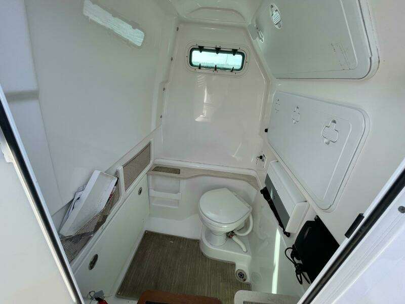 27ft Everglades Yacht For Sale