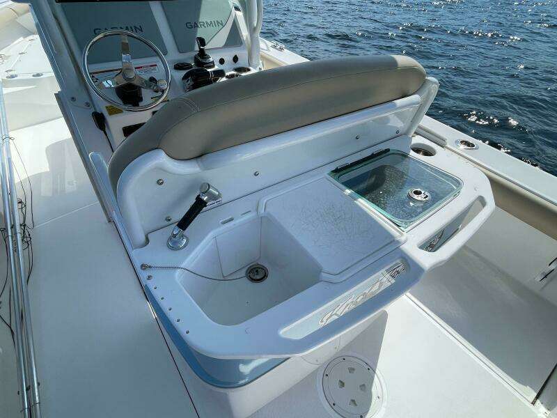 27ft Everglades Yacht For Sale