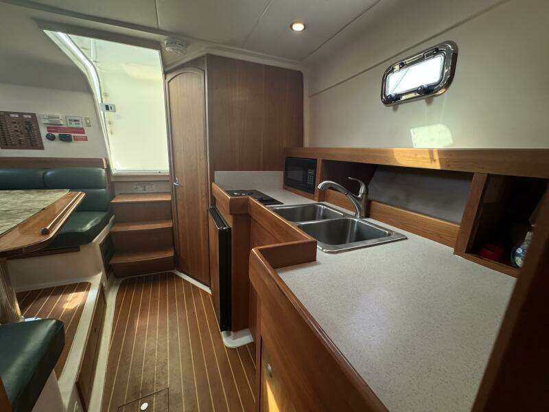 Mero  34ft Mainship Yacht For Sale